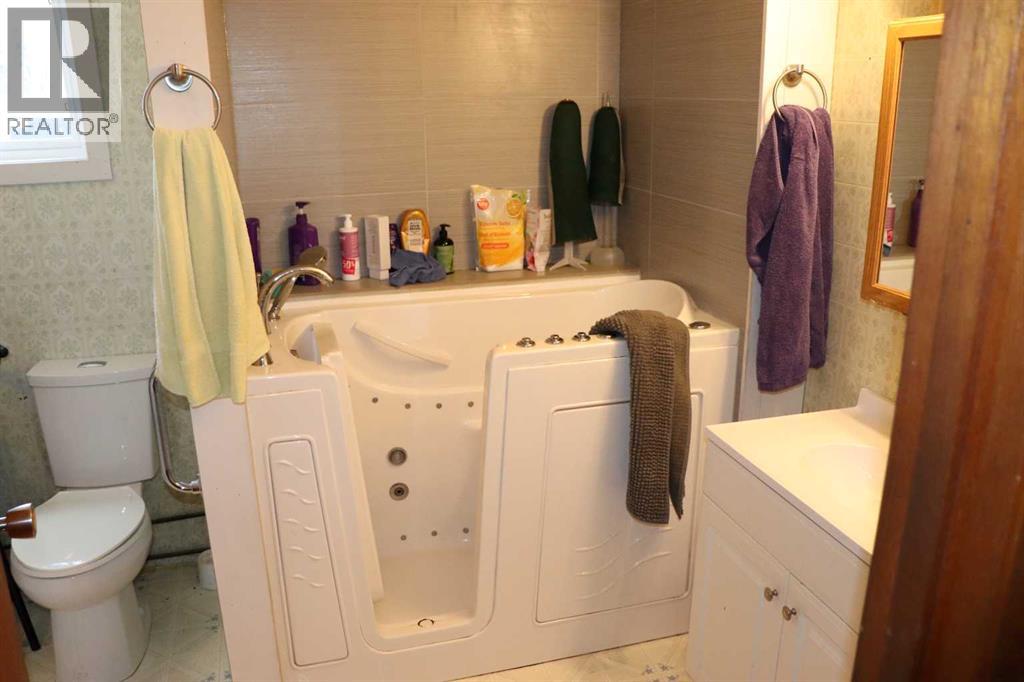 2302 10 Street, Marlboro, Alberta  T7E 3A1 - Photo 9 - A2304721