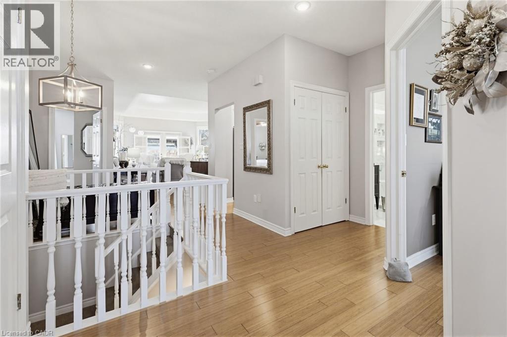 87 Twenty Place Boulevard, Hamilton, Ontario  L8G 3G8 - Photo 4 - 40822726