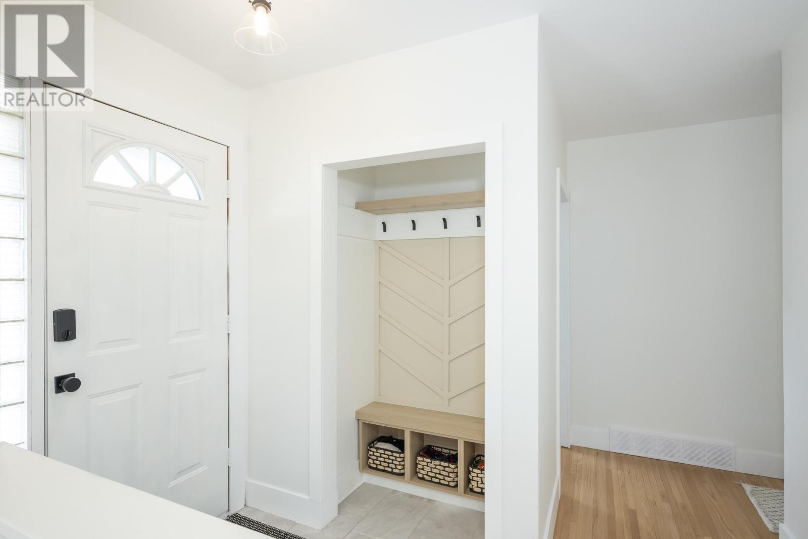 467 Heather Cres., Thunder Bay, Ontario  P7E 5K9 - Photo 2 - TB2600796