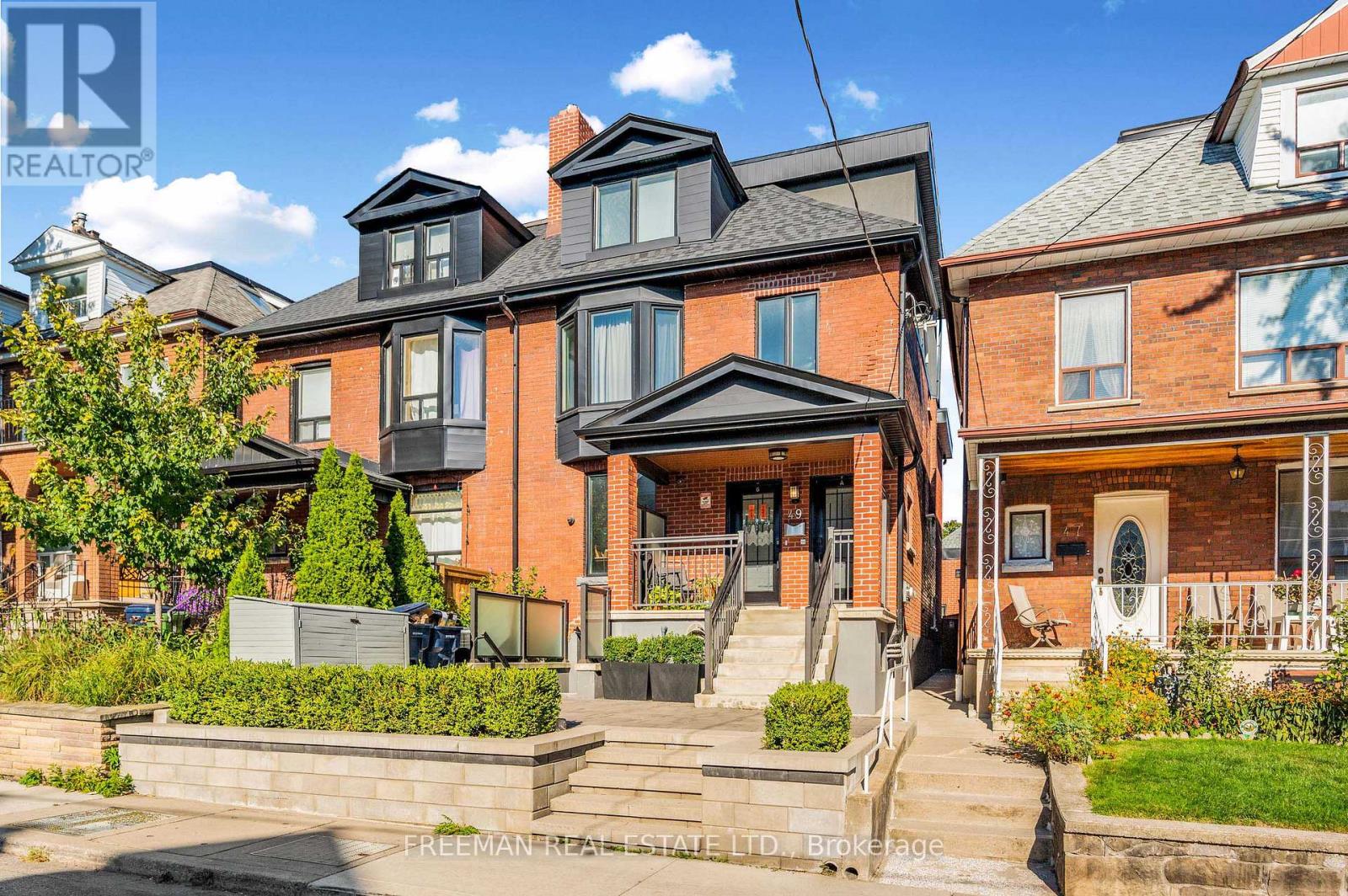 49 BEATRICE STREET, Toronto, Ontario