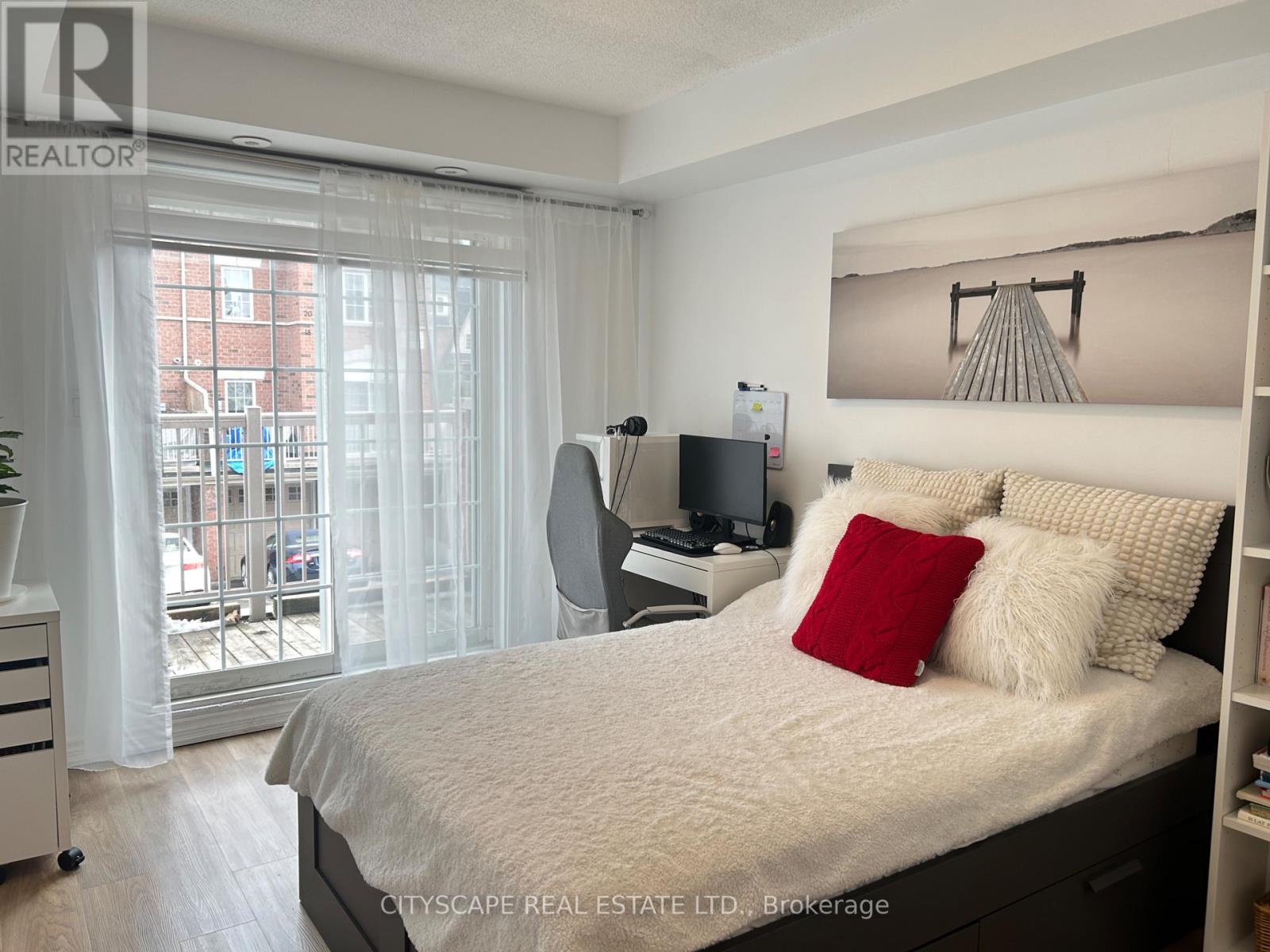 162 - 601 Shoreline Drive, Mississauga, Ontario  L5B 4K1 - Photo 4 - W12883442