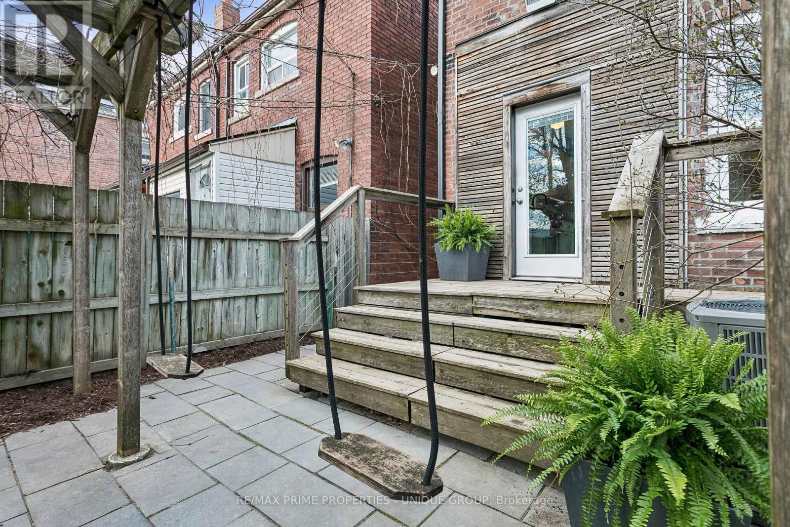306 Westmoreland Avenue, Toronto, Ontario  M6H 3A5 - Photo 39 - W13031052