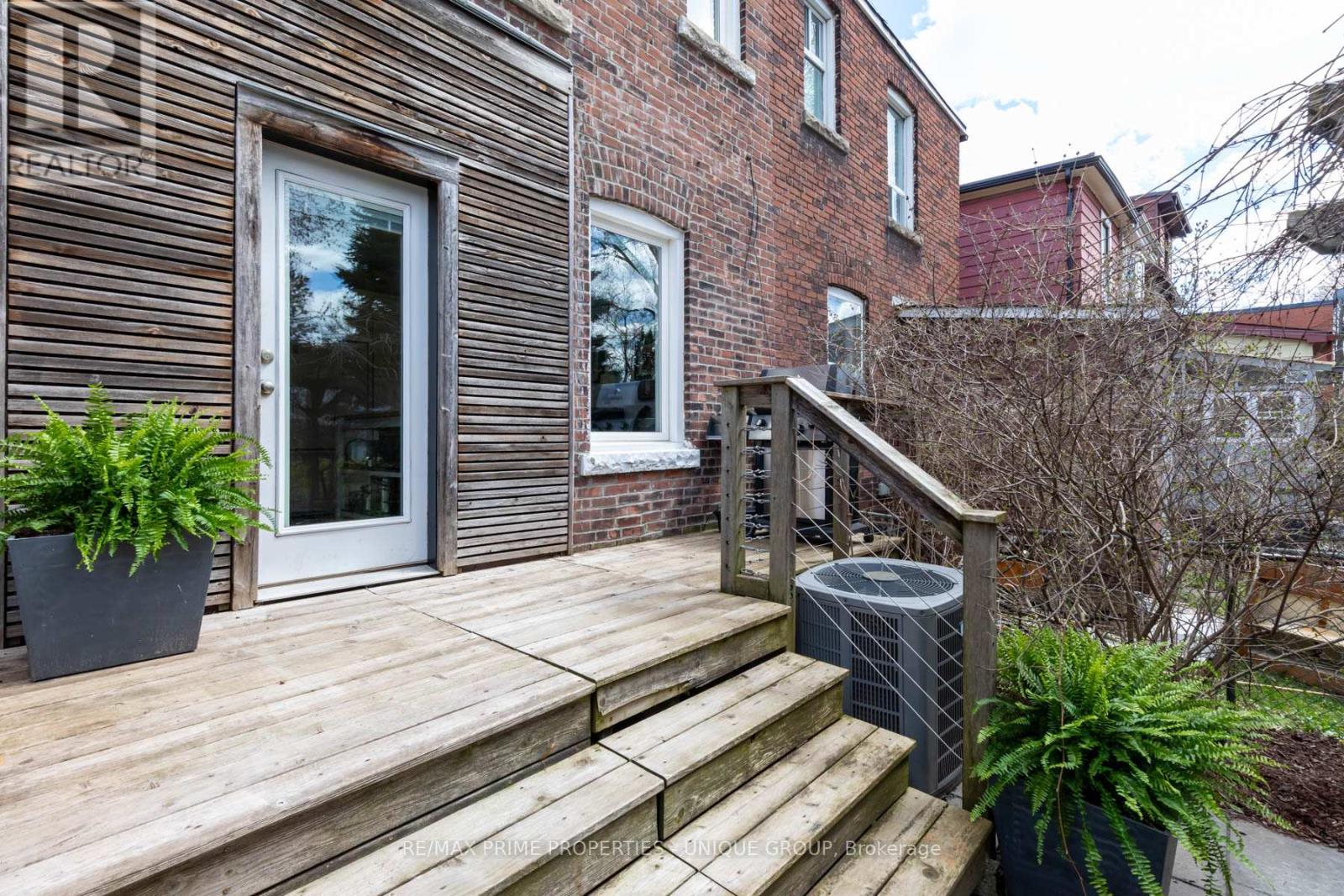 306 Westmoreland Avenue, Toronto, Ontario  M6H 3A5 - Photo 42 - W13031052