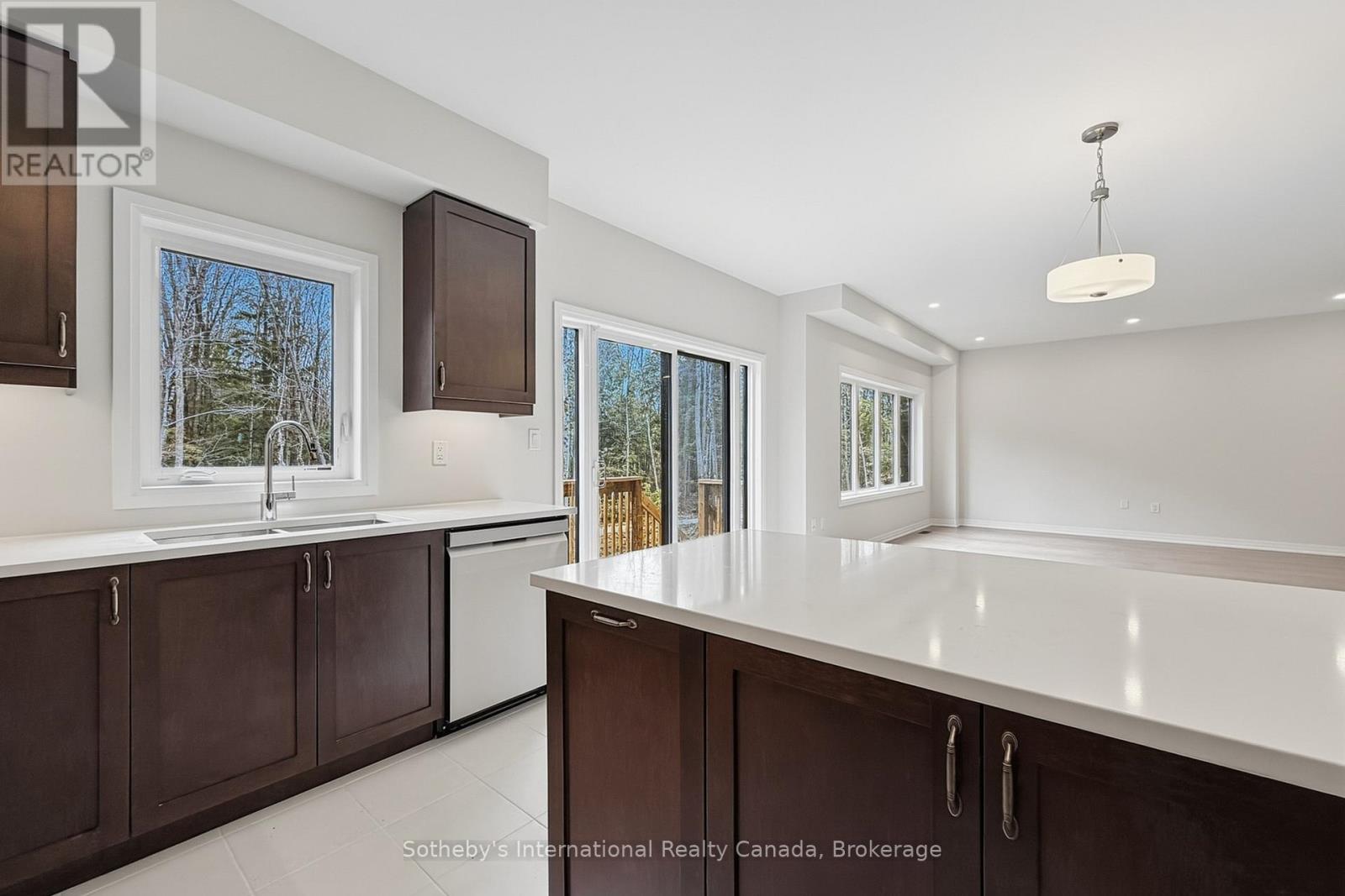 3109 Searidge Street, Severn, Ontario  L3V 0Y4 - Photo 10 - S13039418