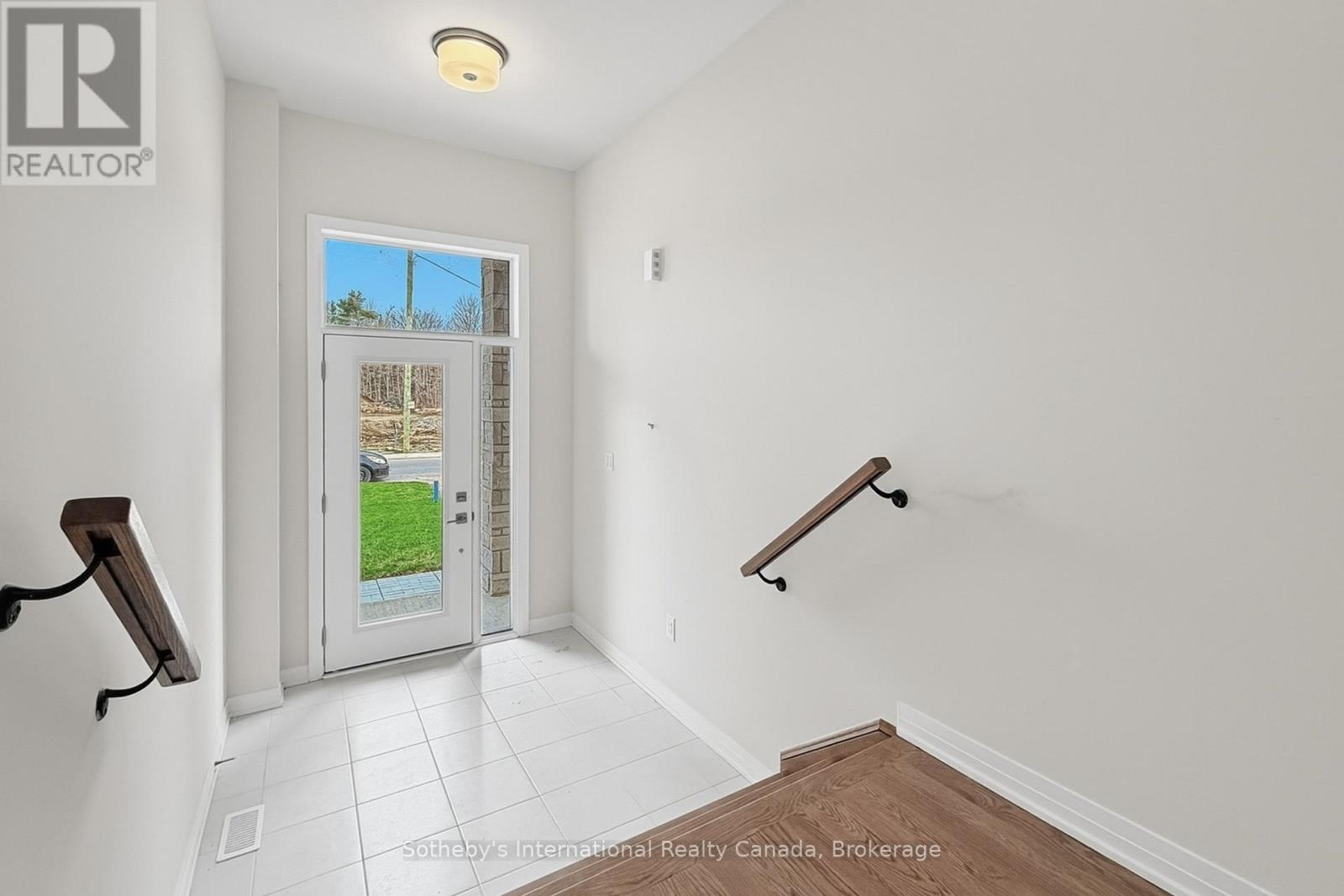 3109 Searidge Street, Severn, Ontario  L3V 0Y4 - Photo 2 - S13039418