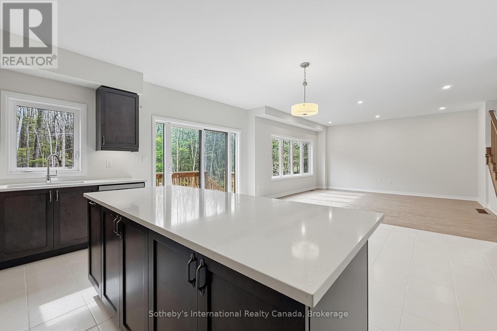 3109 Searidge Street, Severn, Ontario  L3V 0Y4 - Photo 9 - S13039418