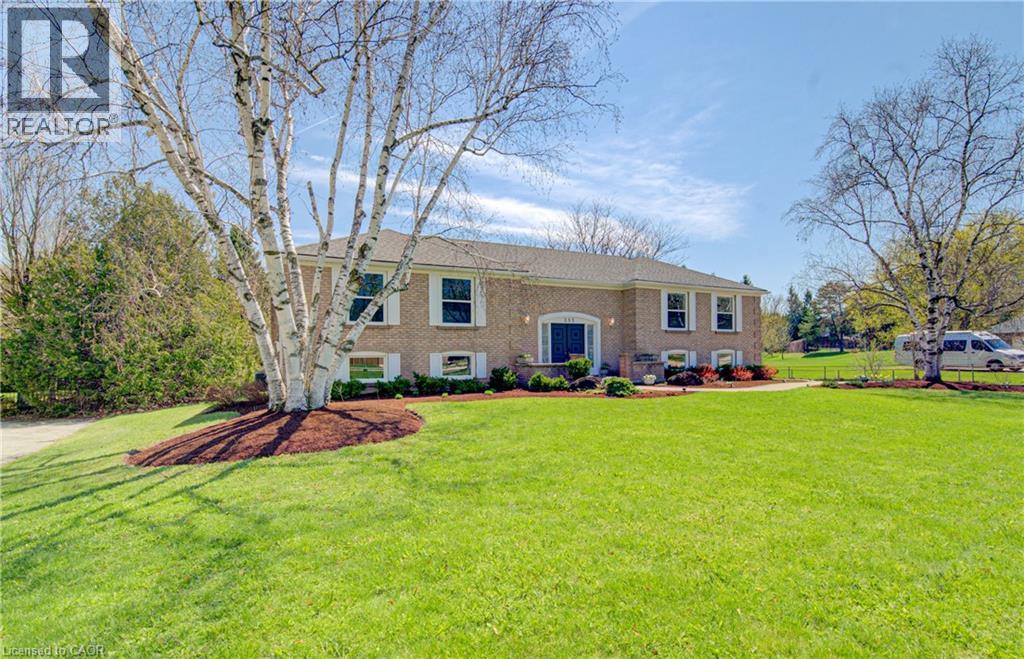 395 Warrington Drive, Waterloo, Ontario  N2L 2P7 - Photo 2 - 40823665