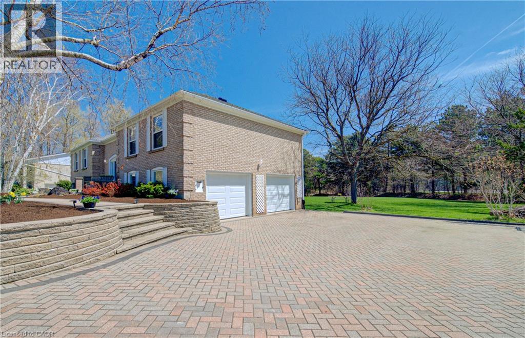 395 Warrington Drive, Waterloo, Ontario  N2L 2P7 - Photo 3 - 40823665