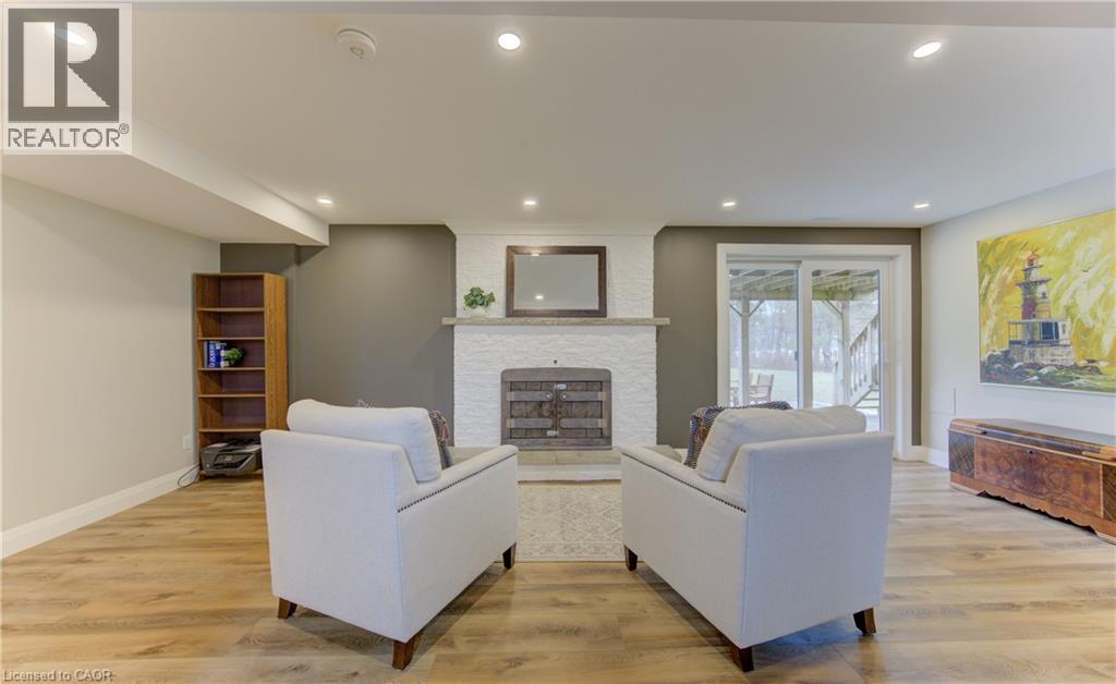 395 Warrington Drive, Waterloo, Ontario  N2L 2P7 - Photo 34 - 40823665