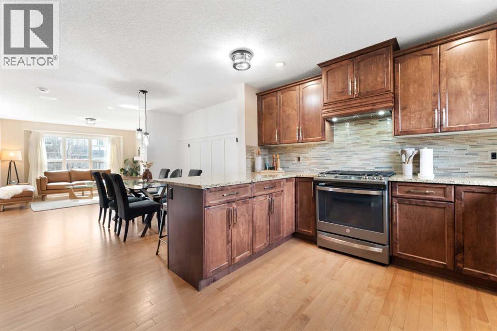 100 Evansborough Common NW, Calgary, Alberta  T3P 0N8 - Photo 12 - A2296203