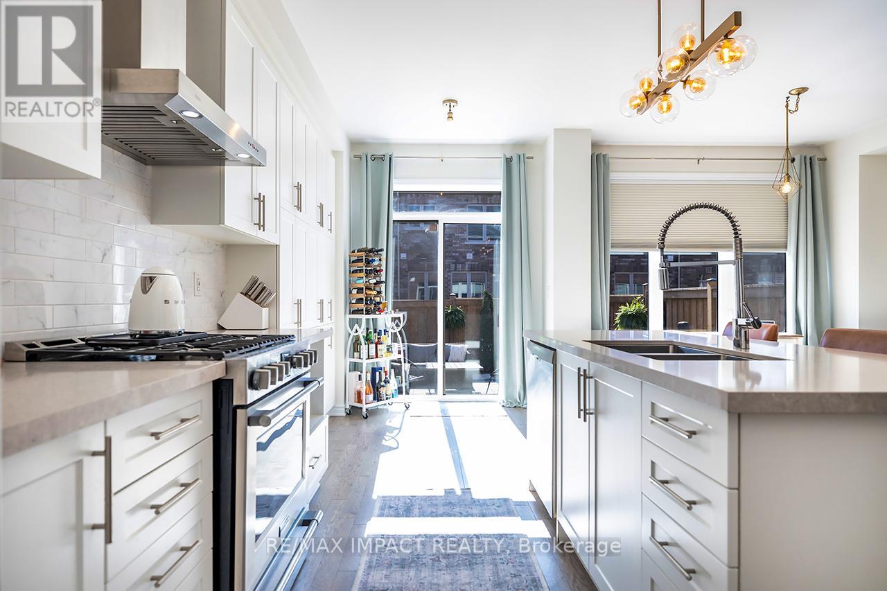 12 Marlborough Street, Whitby, Ontario  L1R 1K3 - Photo 14 - E13039528