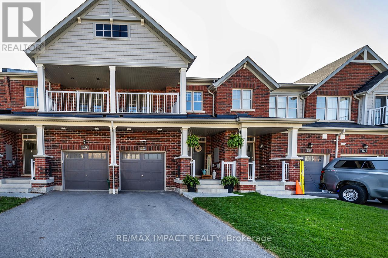 12 Marlborough Street, Whitby, Ontario  L1R 1K3 - Photo 2 - E13039528