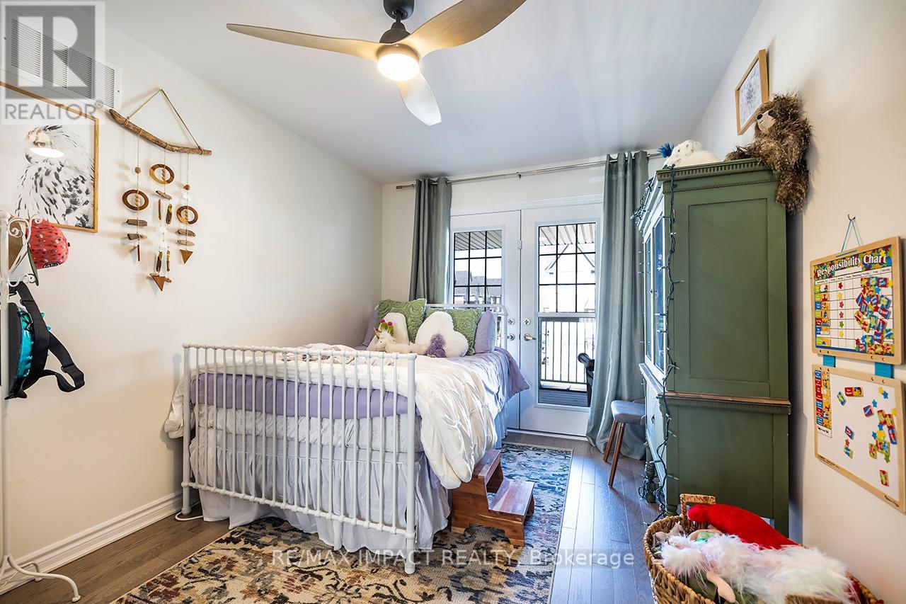 12 Marlborough Street, Whitby, Ontario  L1R 1K3 - Photo 24 - E13039528