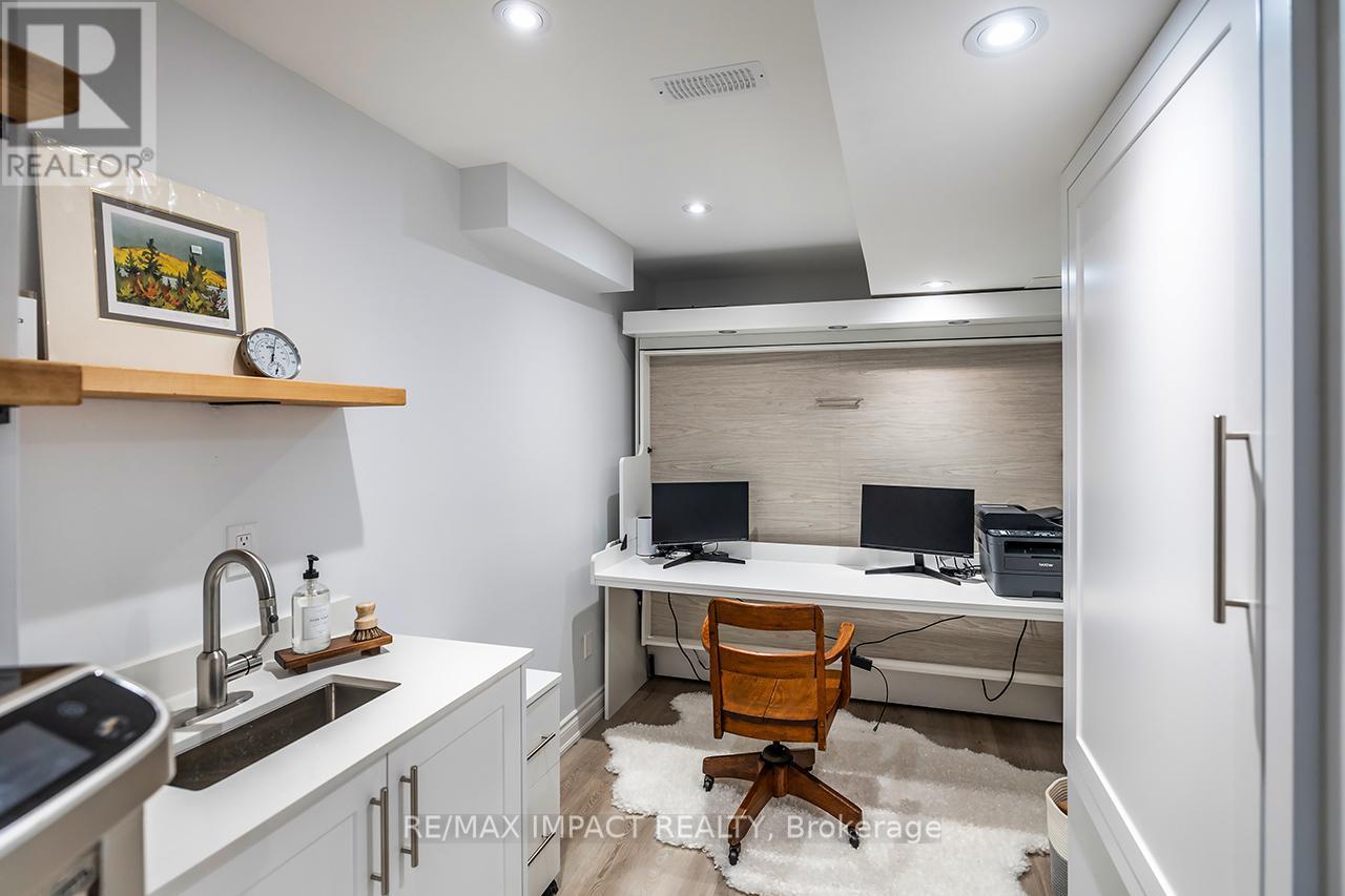 12 Marlborough Street, Whitby, Ontario  L1R 1K3 - Photo 29 - E13039528