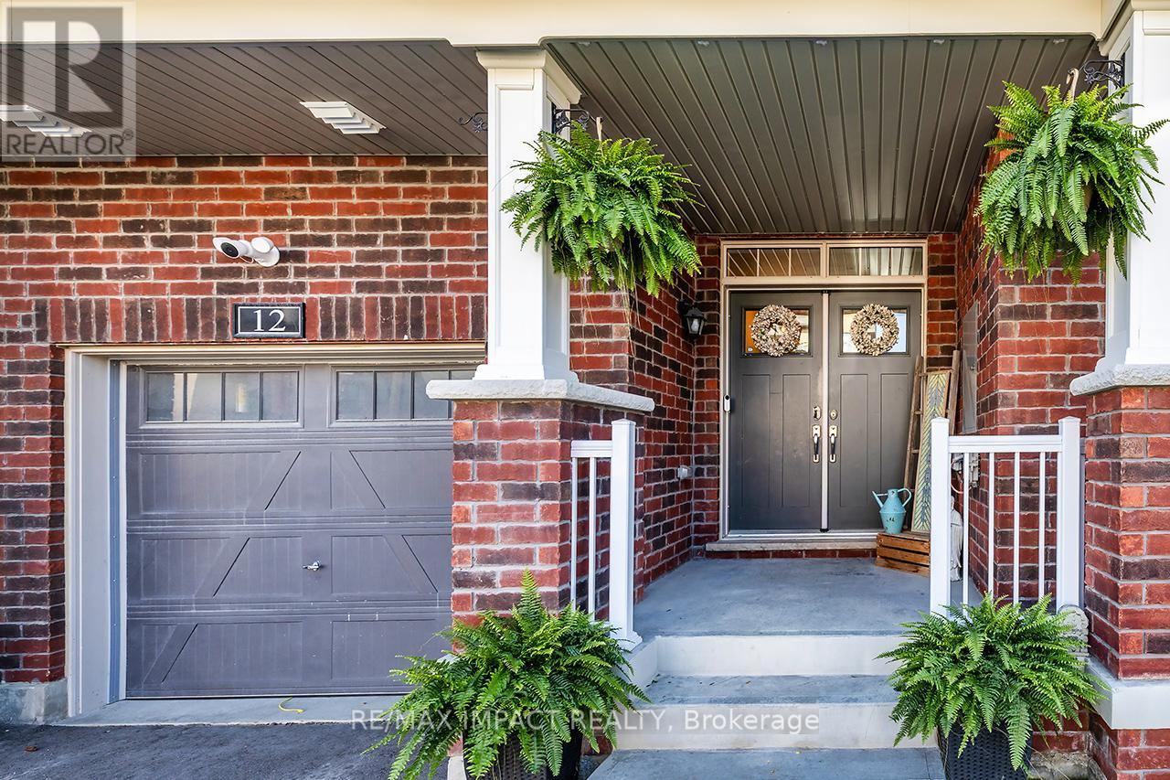 12 Marlborough Street, Whitby, Ontario  L1R 1K3 - Photo 3 - E13039528
