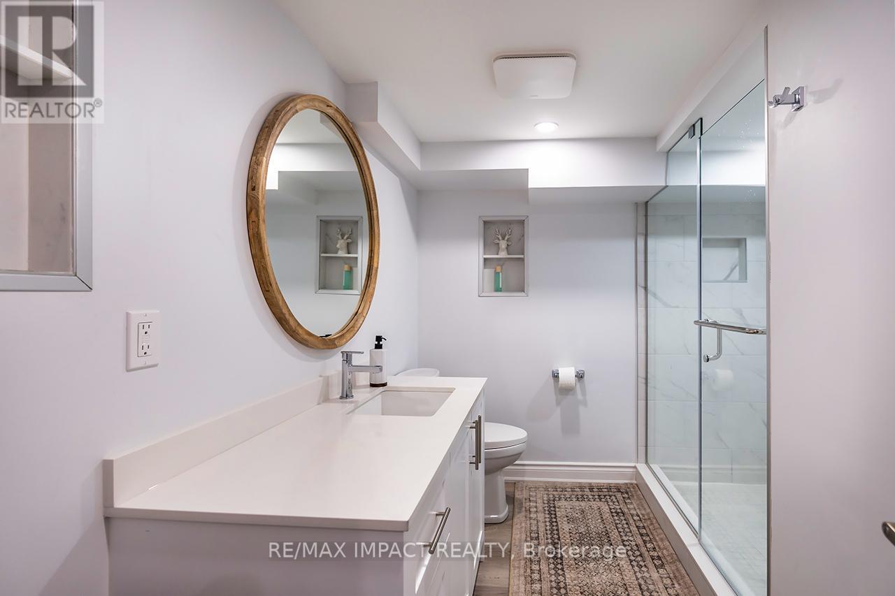 12 Marlborough Street, Whitby, Ontario  L1R 1K3 - Photo 31 - E13039528