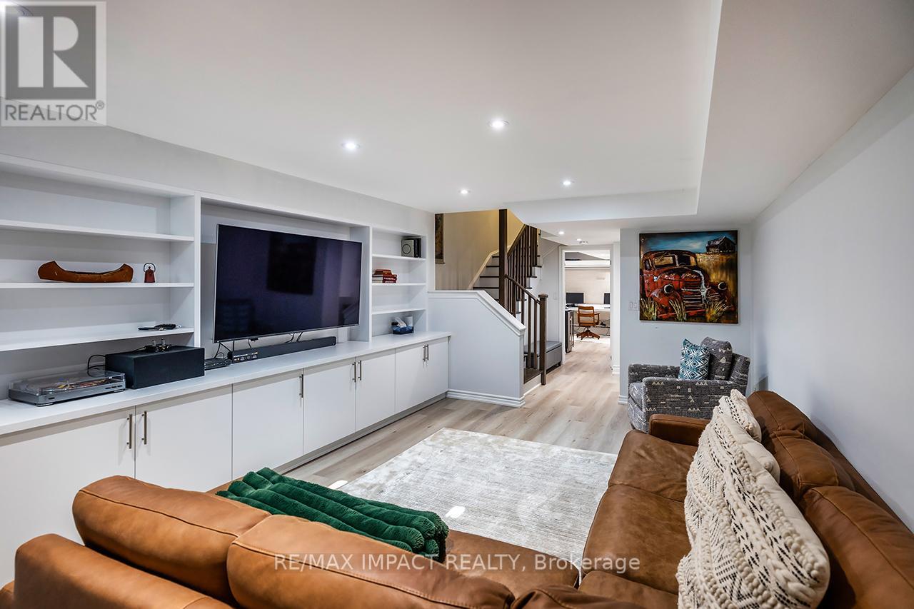 12 Marlborough Street, Whitby, Ontario  L1R 1K3 - Photo 34 - E13039528