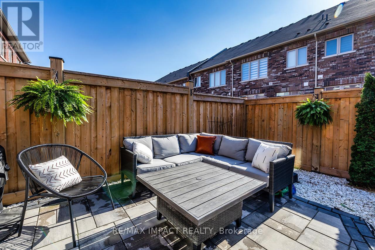 12 Marlborough Street, Whitby, Ontario  L1R 1K3 - Photo 37 - E13039528