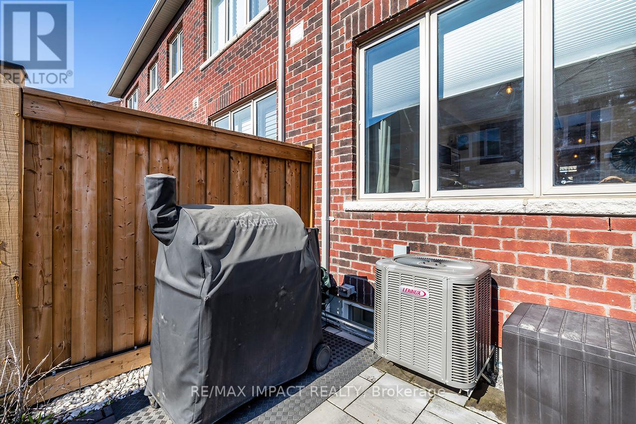 12 Marlborough Street, Whitby, Ontario  L1R 1K3 - Photo 39 - E13039528