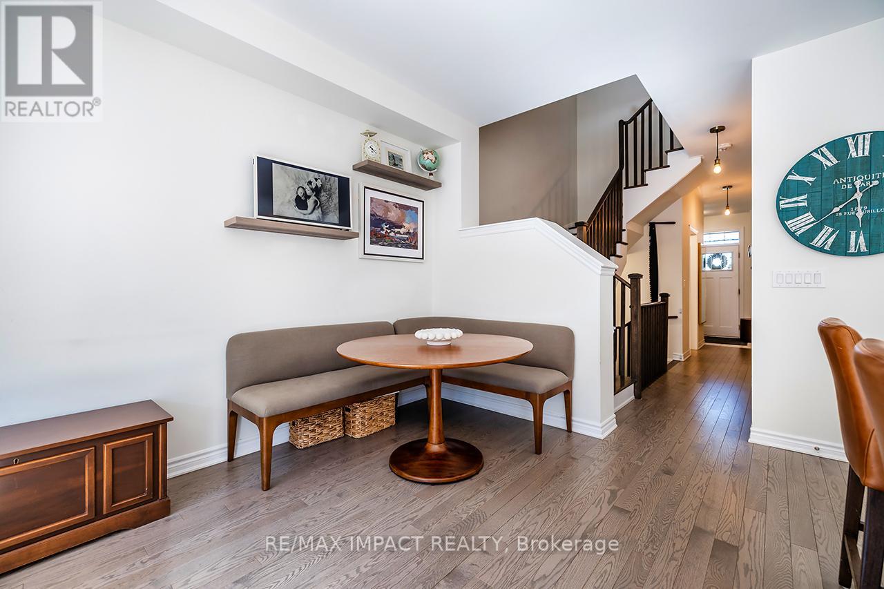 12 Marlborough Street, Whitby, Ontario  L1R 1K3 - Photo 6 - E13039528