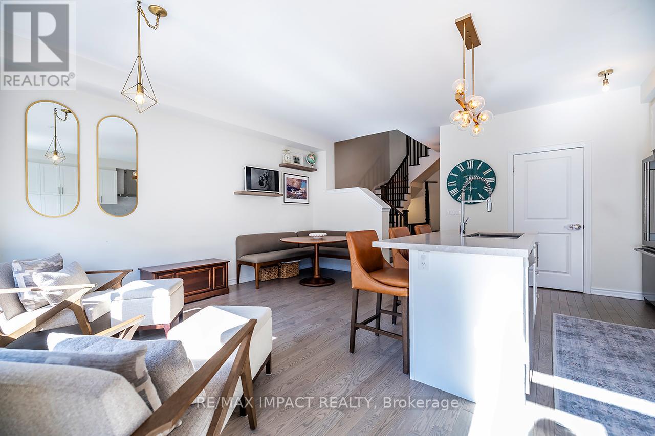 12 Marlborough Street, Whitby, Ontario  L1R 1K3 - Photo 7 - E13039528