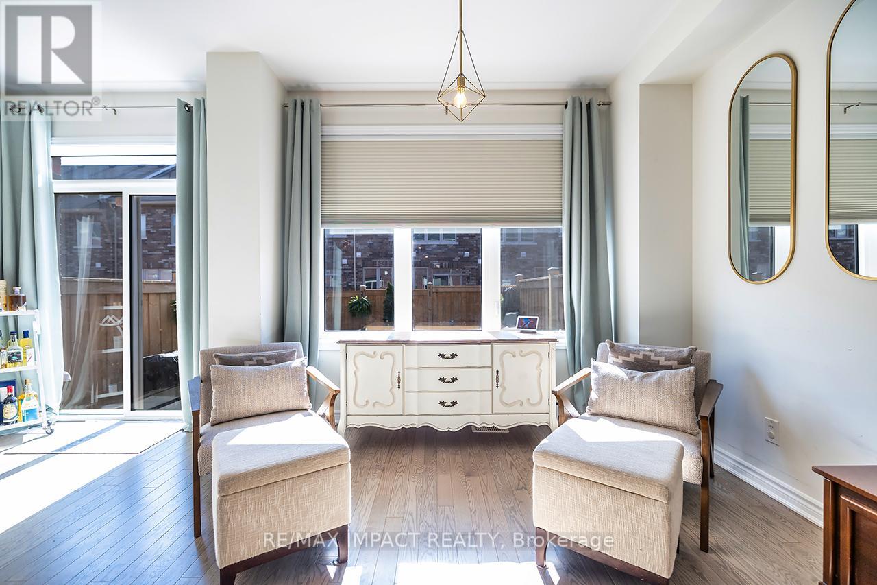 12 Marlborough Street, Whitby, Ontario  L1R 1K3 - Photo 8 - E13039528