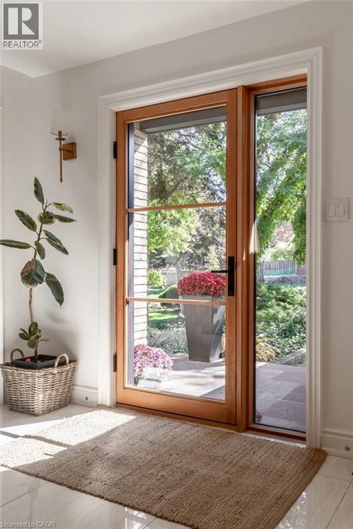 318 Lloyminn Avenue, Ancaster, Ontario  L9G 3X4 - Photo 4 - 40810885