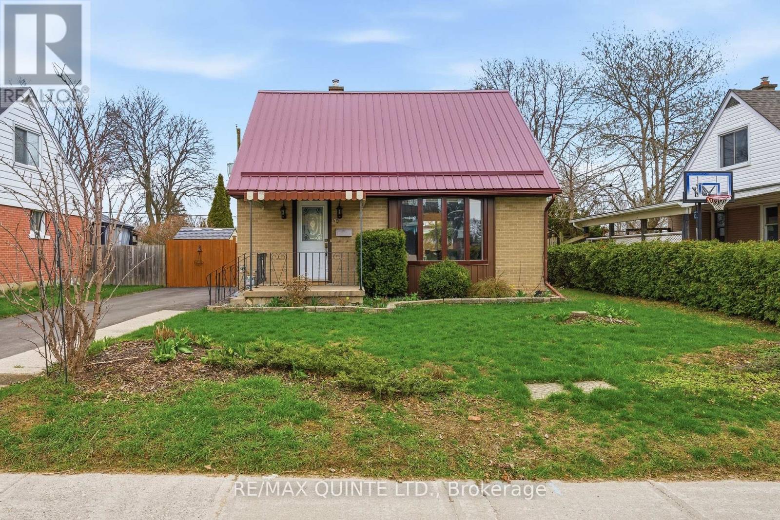 59 Fourth Avenue, Quinte West, Ontario  K8V 5N5 - Photo 2 - X13039596