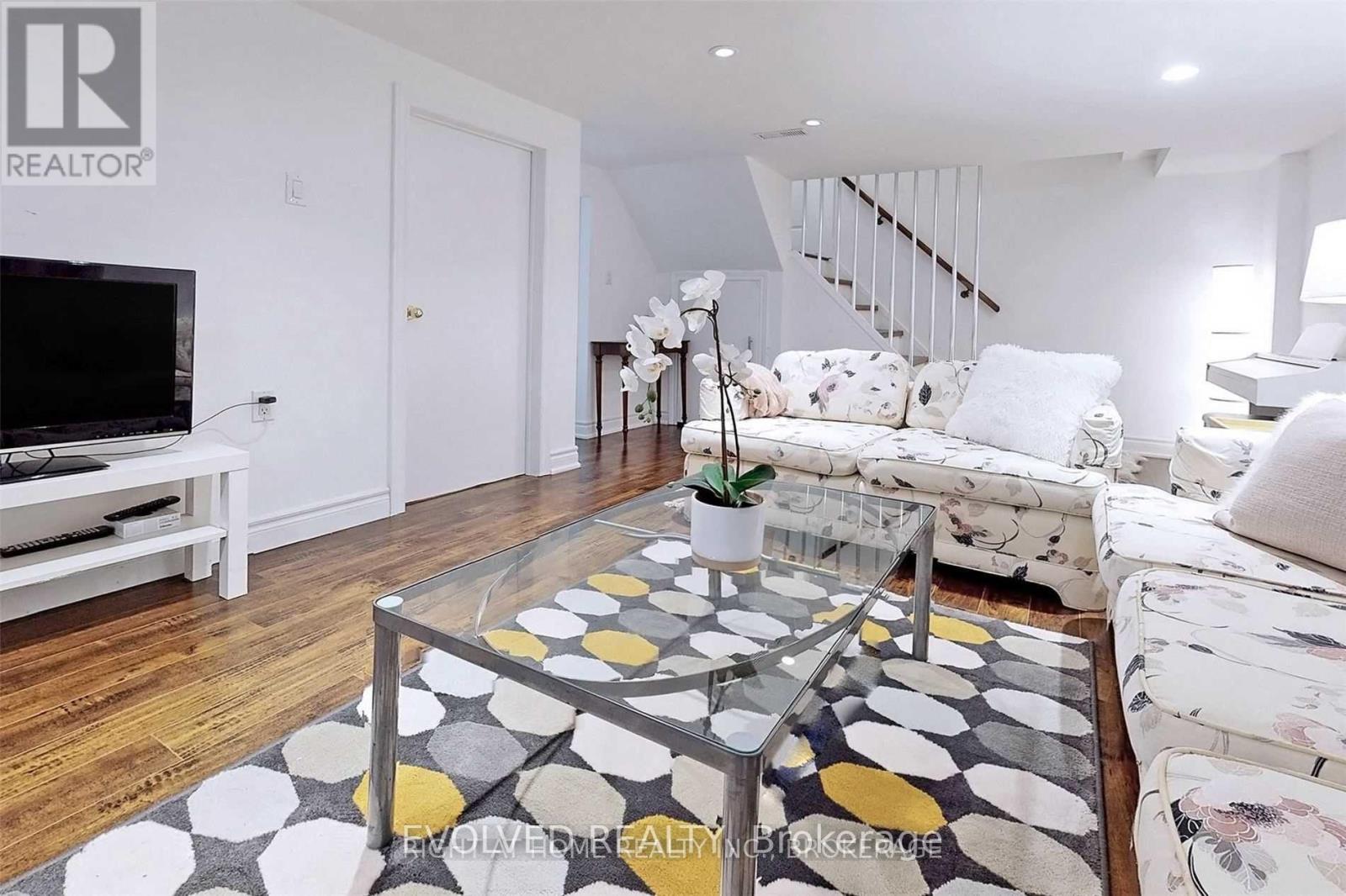 Lower - 12 Shippigan Crescent, Toronto, Ontario M2J 2G2 - Photo 3 - C13039476
