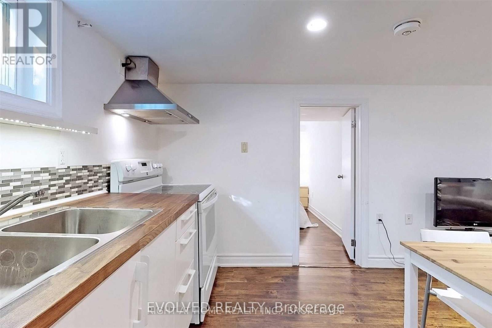 Lower - 12 Shippigan Crescent, Toronto, Ontario M2J 2G2 - Photo 4 - C13039476