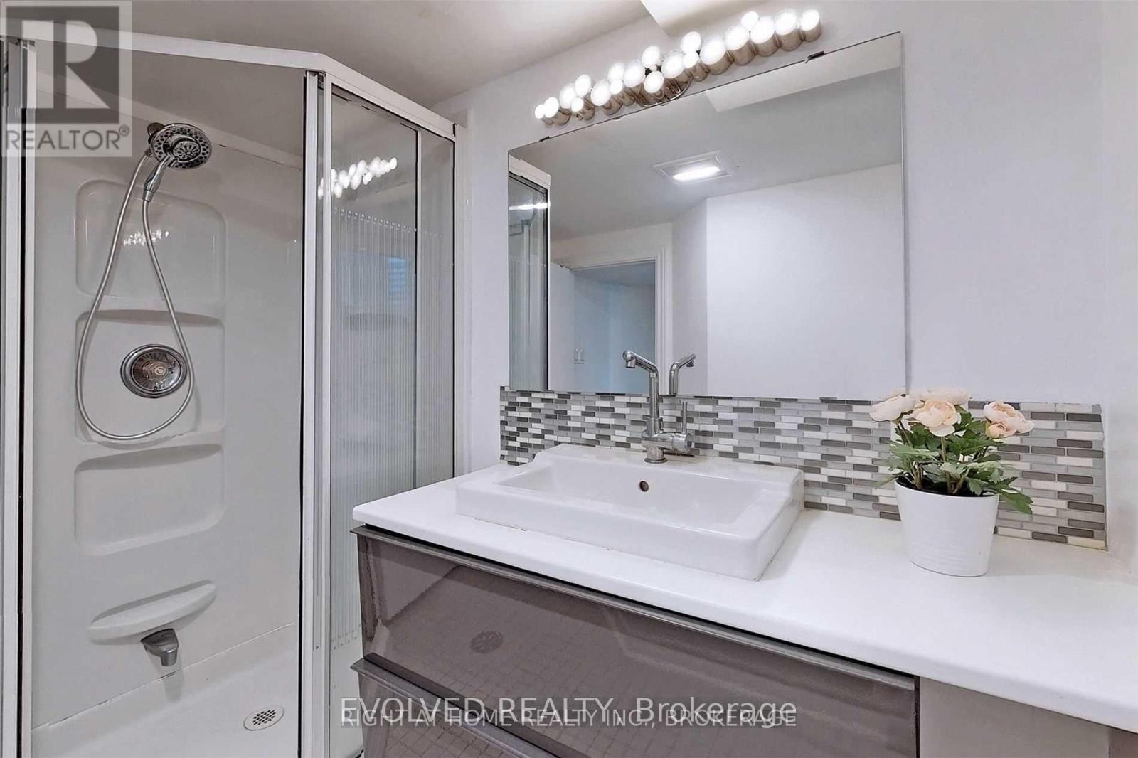 Lower - 12 Shippigan Crescent, Toronto, Ontario M2J 2G2 - Photo 6 - C13039476
