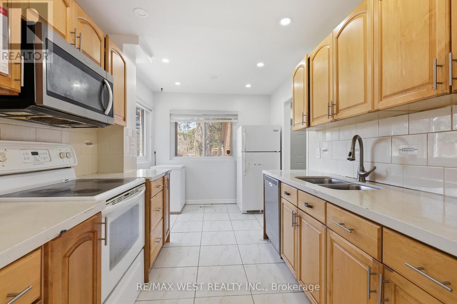 1 - 151 Wickson Trail, Toronto, Ontario  M1B 2L5 - Photo 8 - E13038612