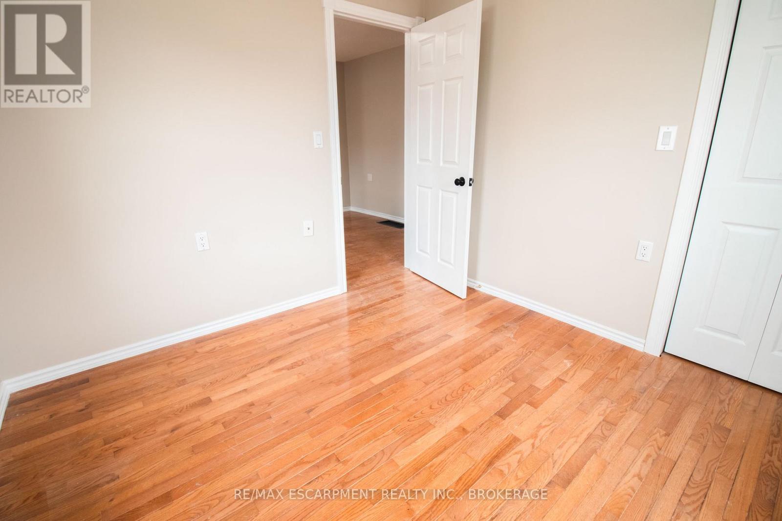 1 - 539 Woodlawn Road, Welland, Ontario  L3C 3K2 - Photo 15 - X13039522