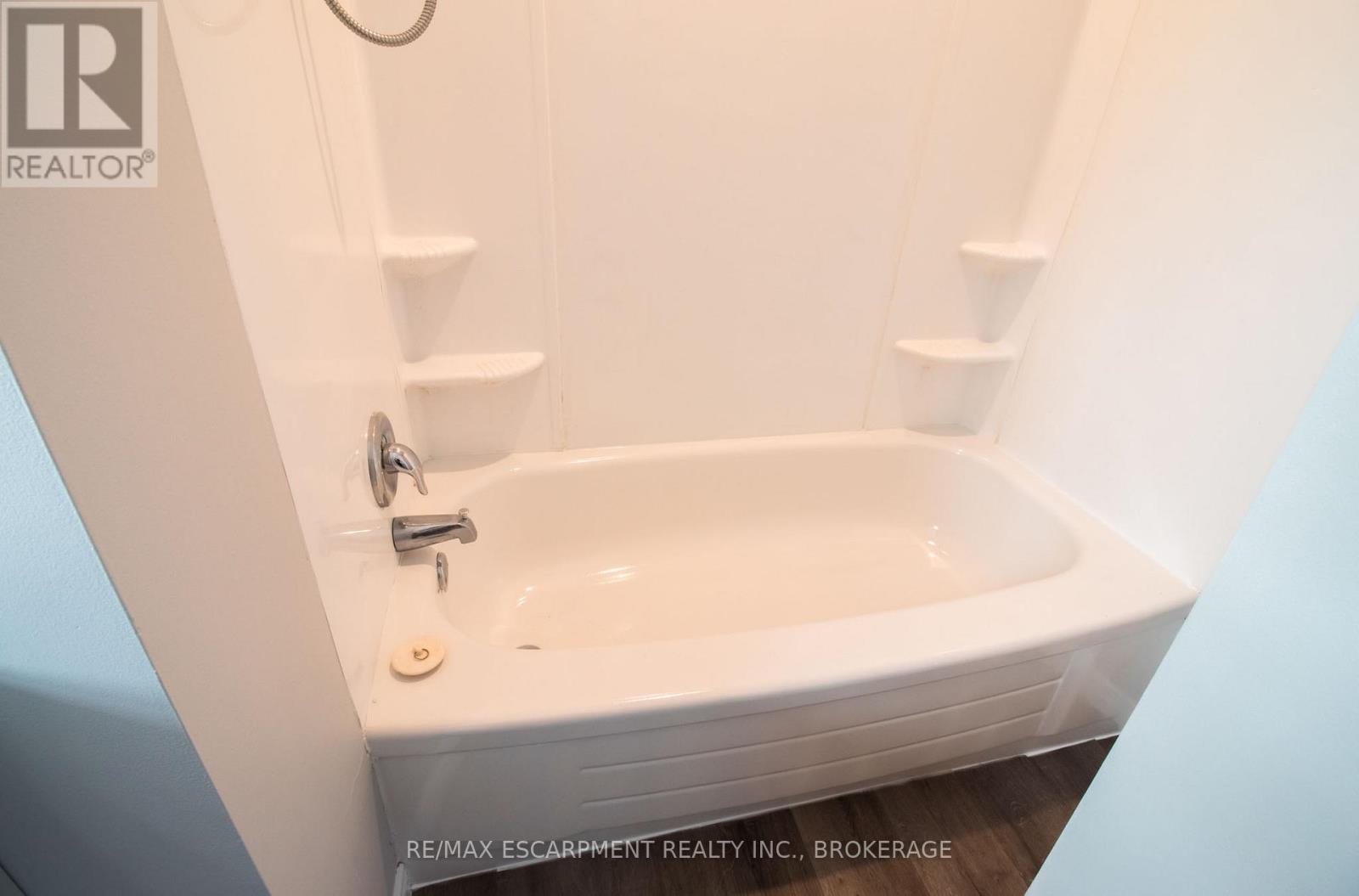 1 - 539 Woodlawn Road, Welland, Ontario  L3C 3K2 - Photo 19 - X13039522