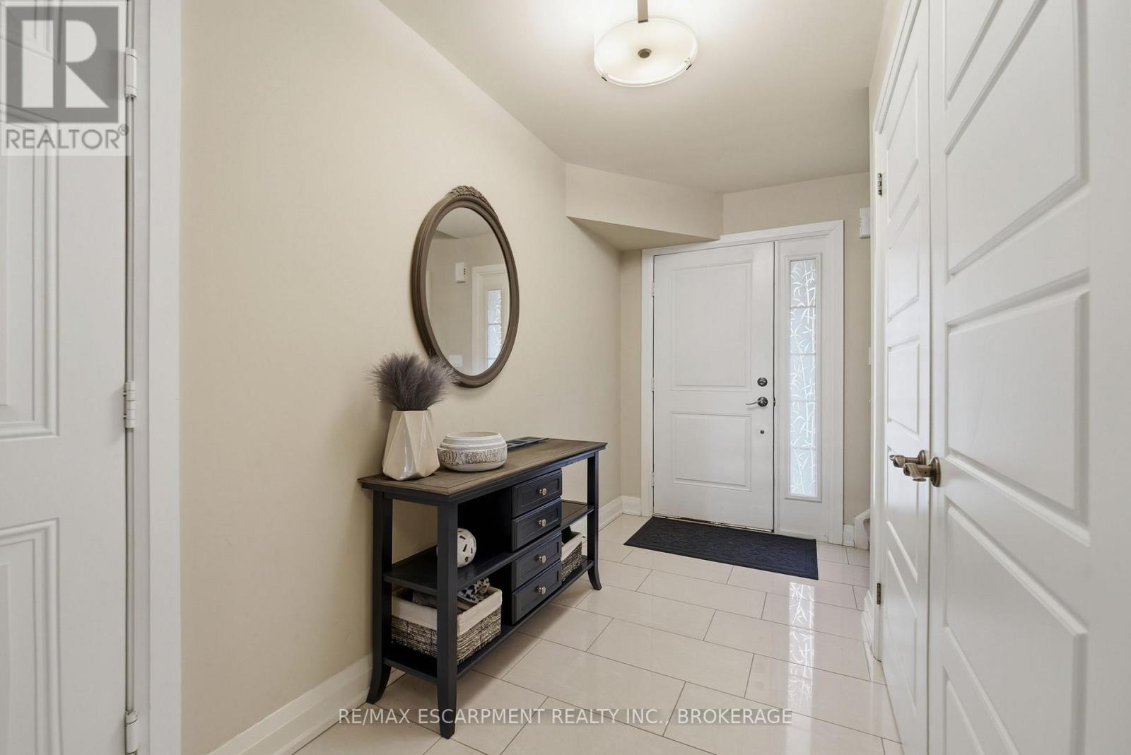 26 - 7 Gibson Place, St. Catharines, Ontario  L2R 0A3 - Photo 3 - X13039604