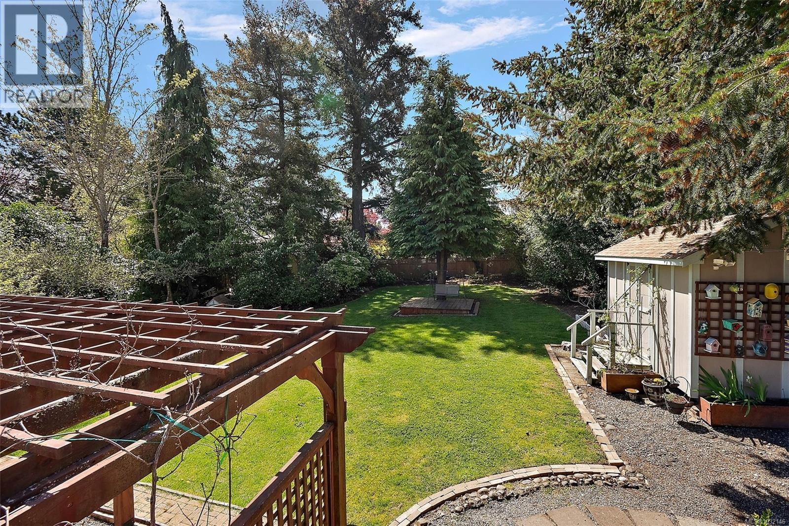 1885 Skylark Pl, Saanich, British Columbia  V8N 2X2 - Photo 25 - 1032146