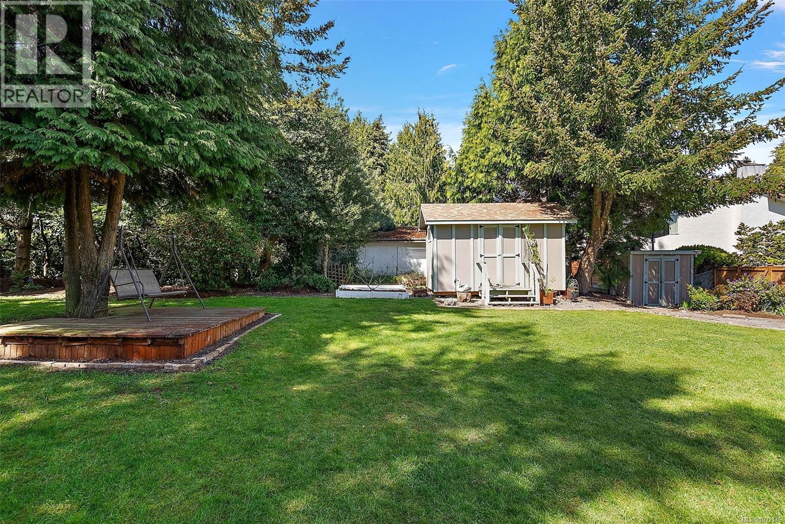 1885 Skylark Pl, Saanich, British Columbia  V8N 2X2 - Photo 28 - 1032146