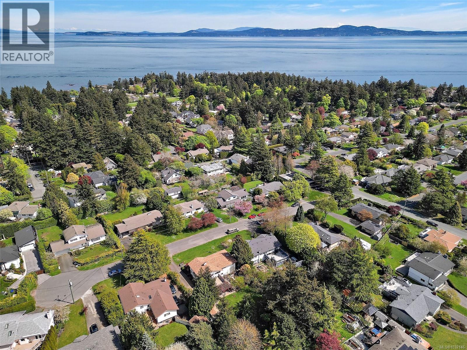 1885 Skylark Pl, Saanich, British Columbia  V8N 2X2 - Photo 30 - 1032146