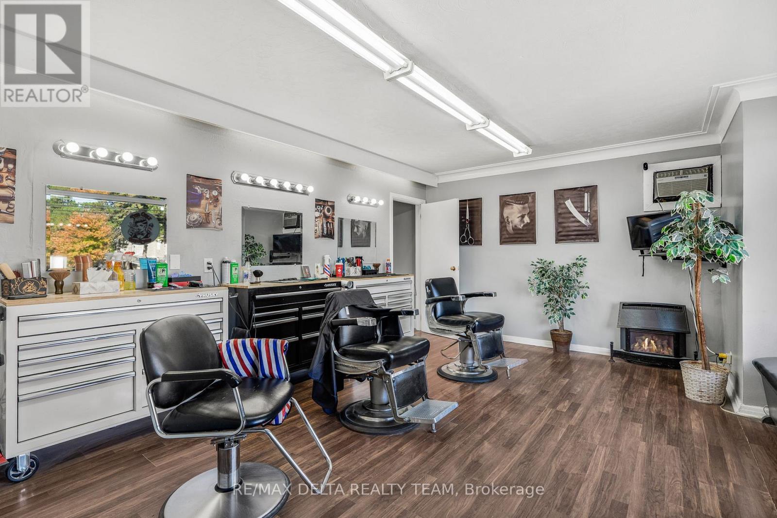 2790 St Joseph Boulevard, Ottawa, Ontario  K1C 1G5 - Photo 4 - X12659180