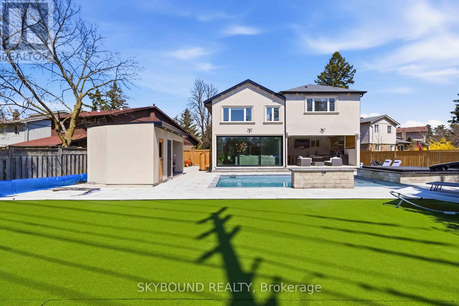 2711 Spruce Needle Court, Mississauga, Ontario  L5L 1N2 - Photo 2 - W13039558