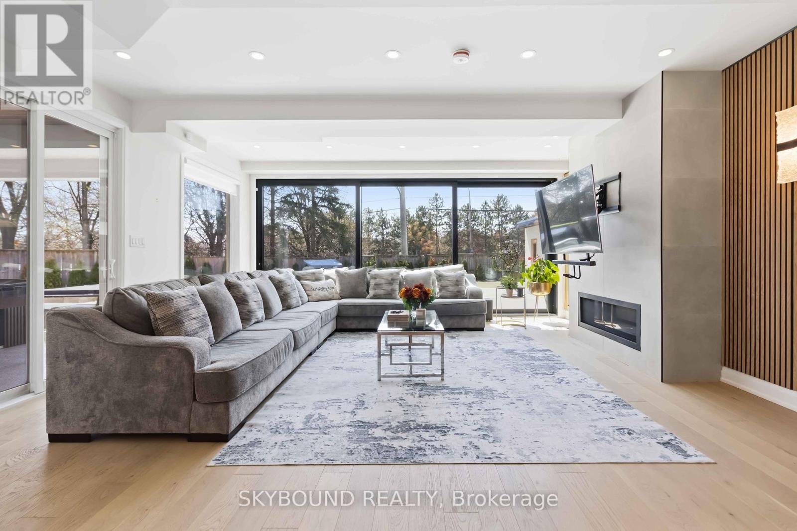 2711 Spruce Needle Court, Mississauga, Ontario  L5L 1N2 - Photo 3 - W13039558