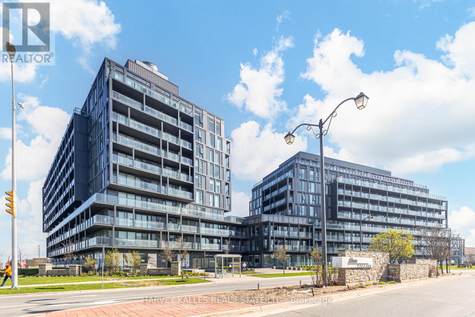 B814 - 3200 DAKOTA COMMON, Burlington, Ontario