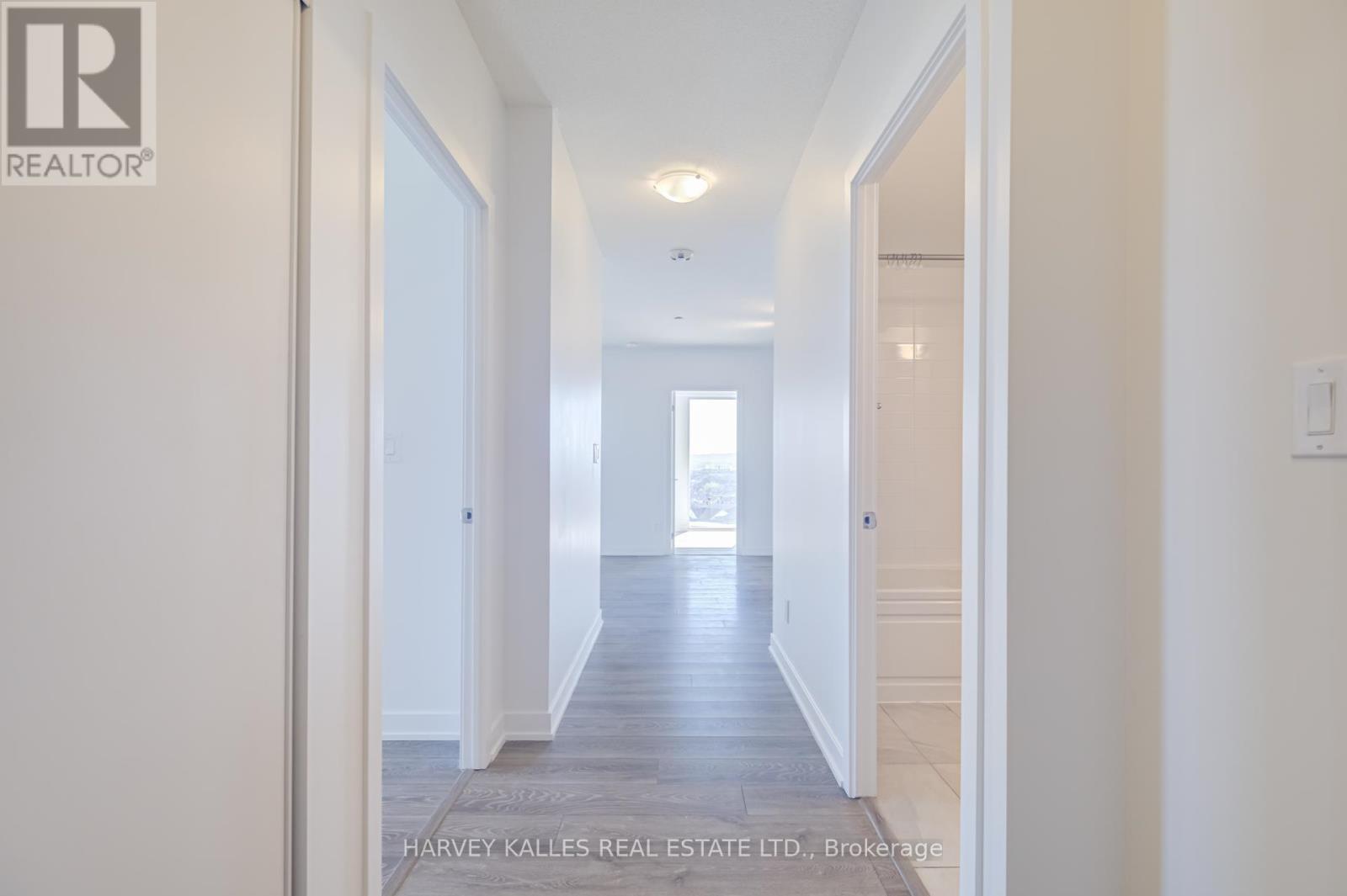 B814 - 3200 Dakota Common, Burlington, Ontario  L7M 2A7 - Photo 4 - W13039606