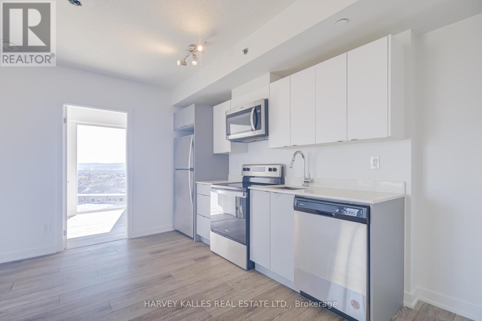 B814 - 3200 Dakota Common, Burlington, Ontario  L7M 2A7 - Photo 7 - W13039606