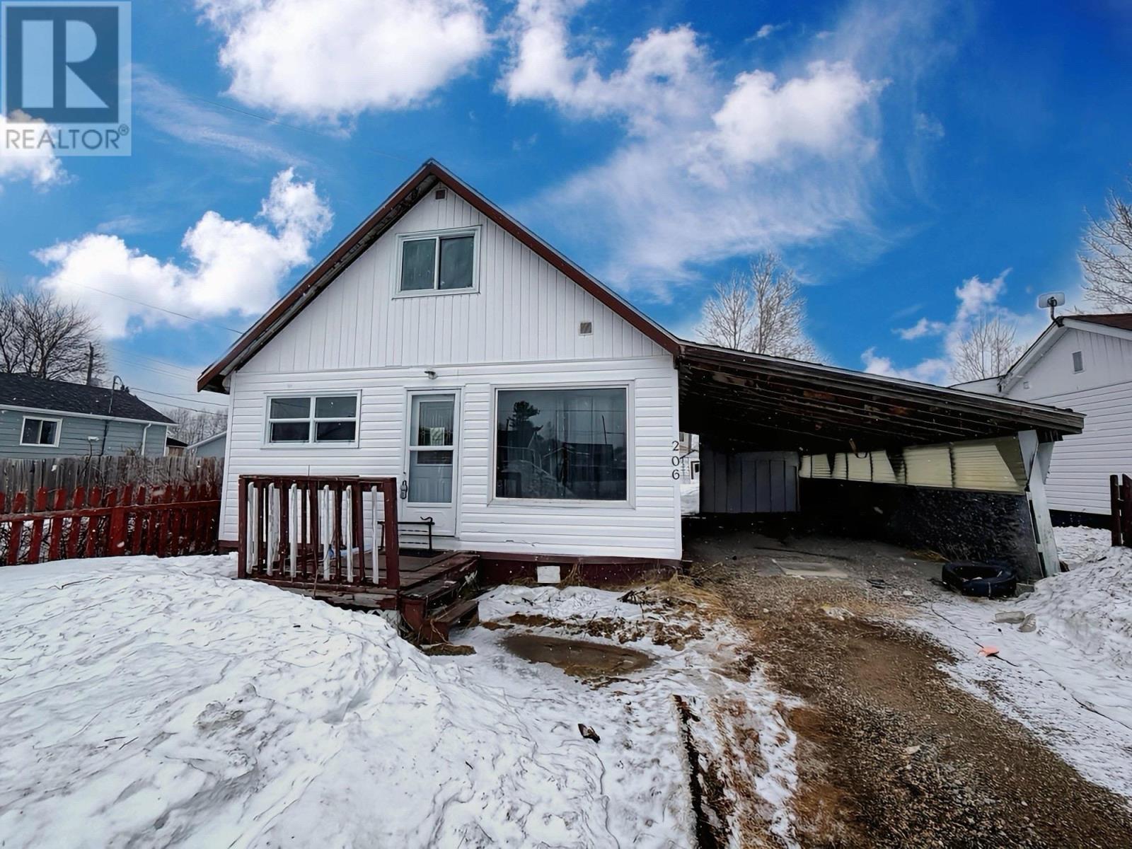 206 Third Ave SW, Geraldton, Ontario  P0T 1M0 - Photo 1 - TB2600798