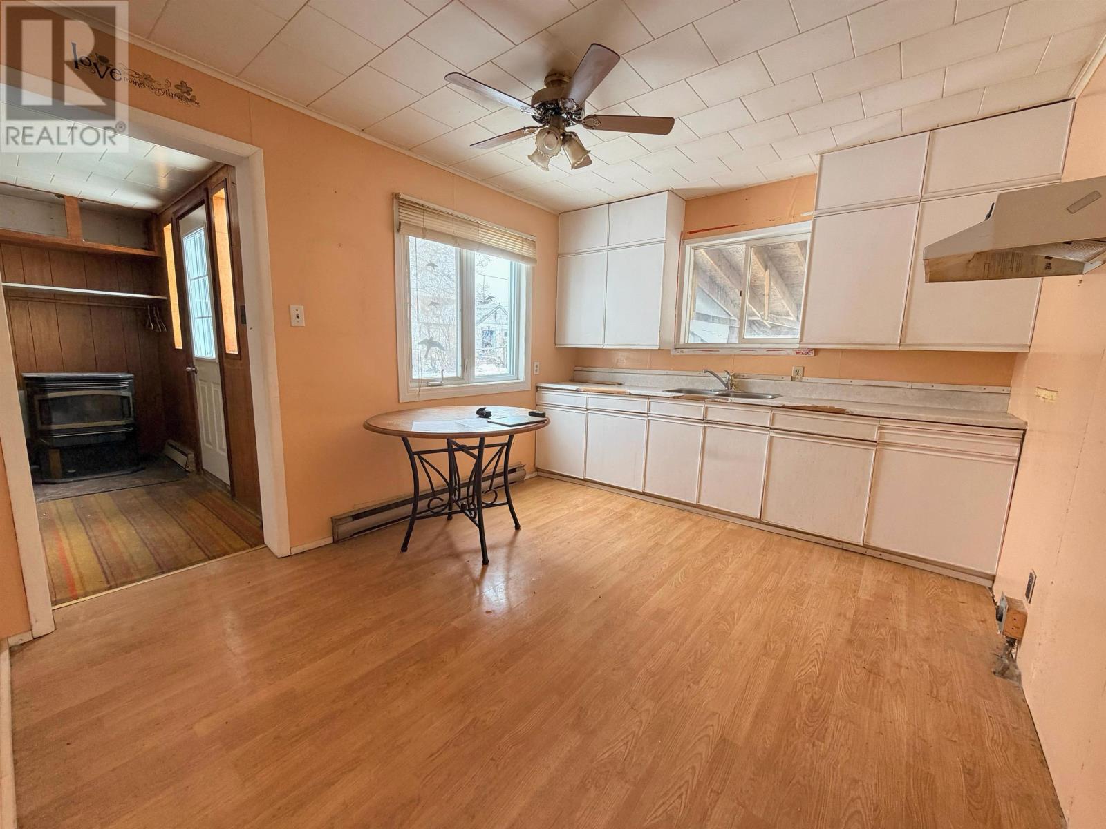 206 Third Ave SW, Geraldton, Ontario  P0T 1M0 - Photo 2 - TB2600798