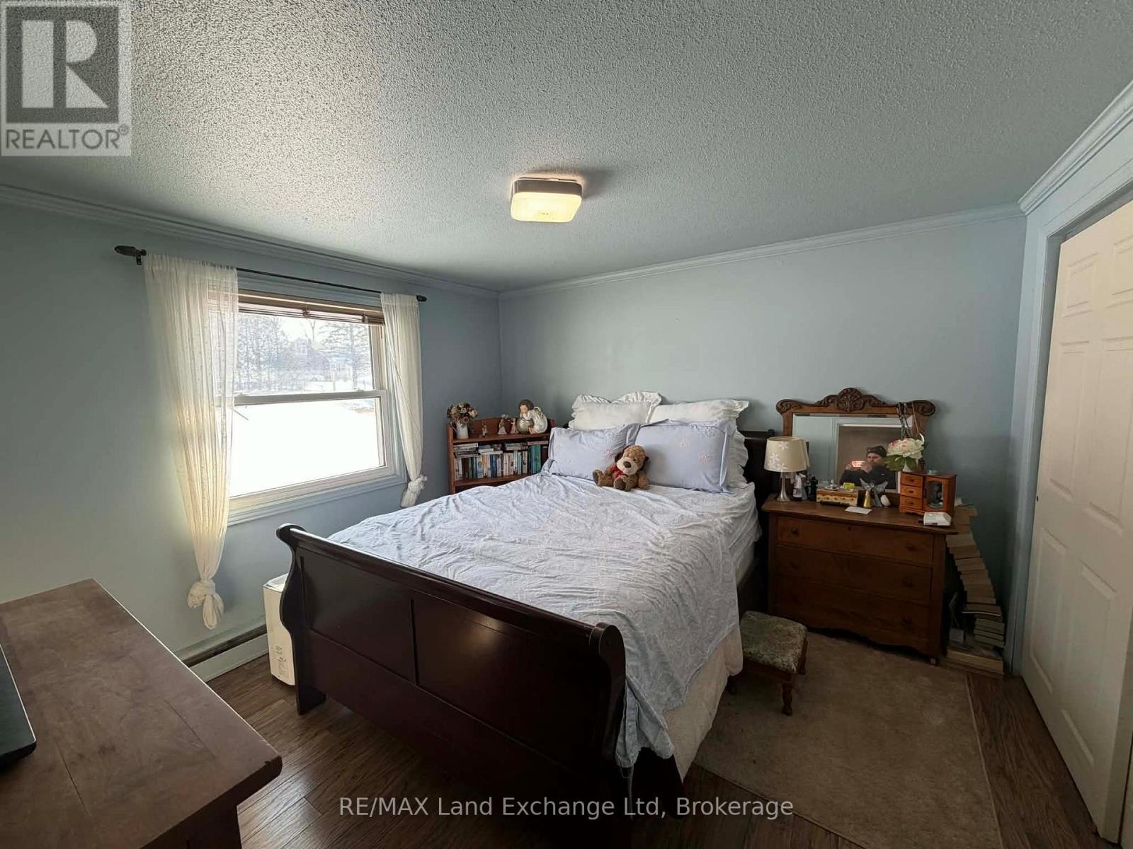 246 Diagonal Road, North Huron, Ontario  N0G 2W0 - Photo 10 - X12834384