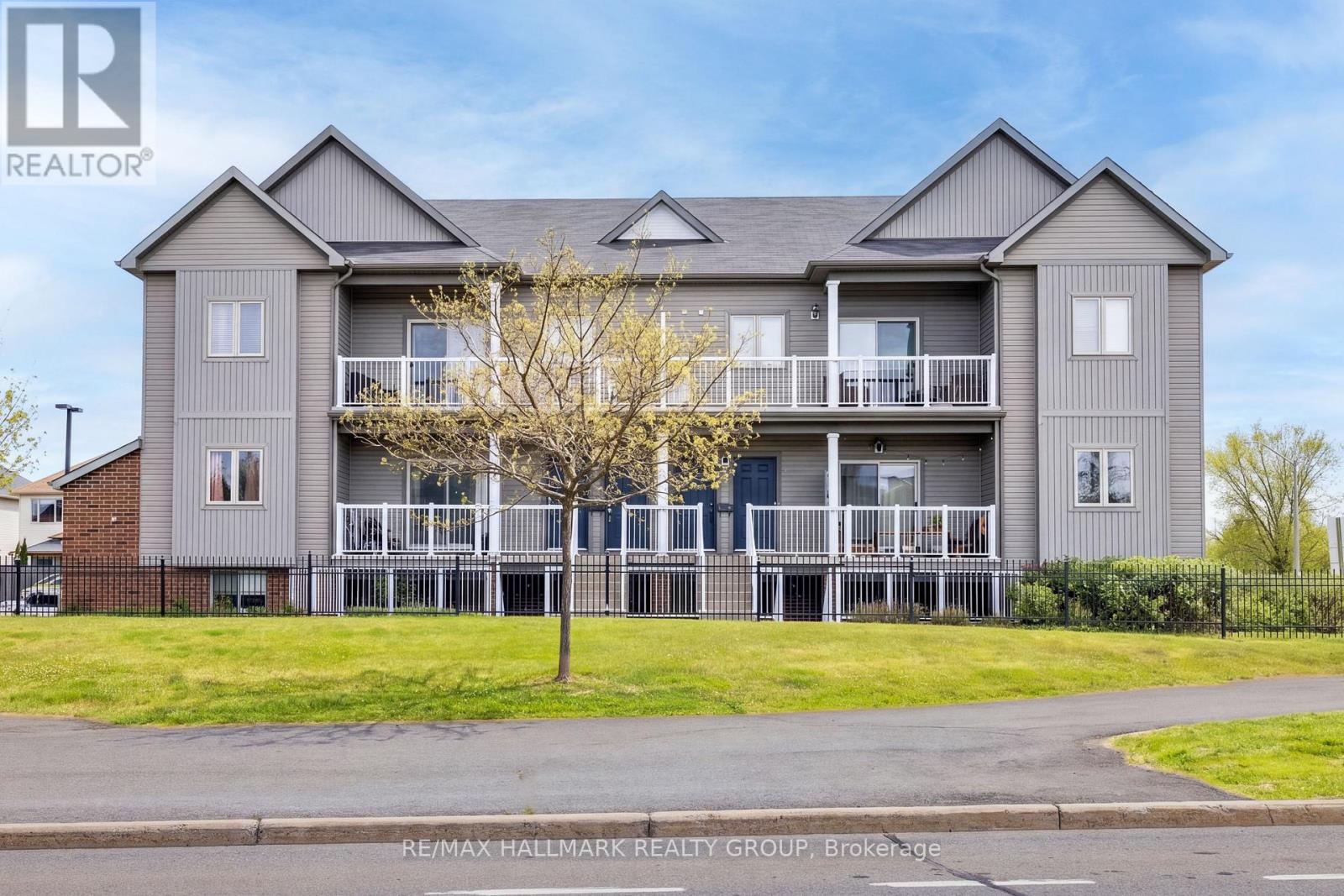 42 STERNES PRIVATE, Ottawa, Ontario