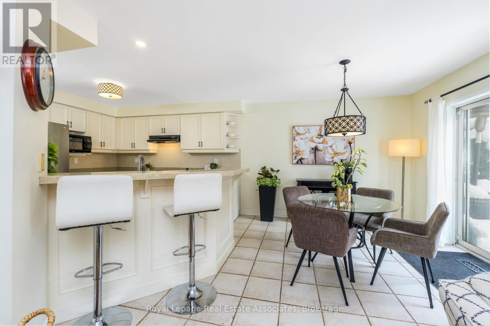 1196 Knight Trail, Milton, Ontario  L9T 5R9 - Photo 10 - W12848388