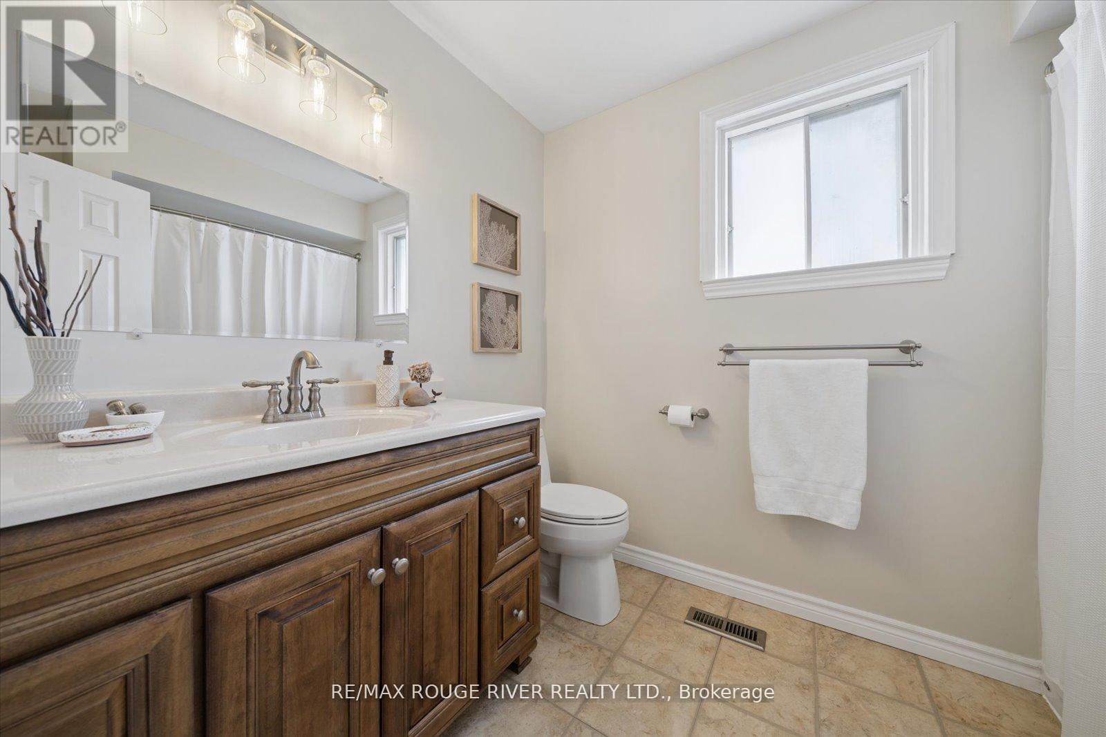 54 Rosalynne Avenue, Clarington, Ontario  L1C 3X8 - Photo 36 - E13039690